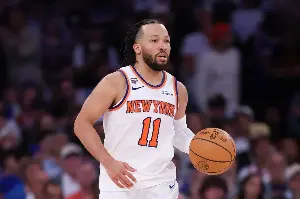 Jalen Brunson Reacts to Victor Wembanyama Shove After Game 3 of NBA Finals