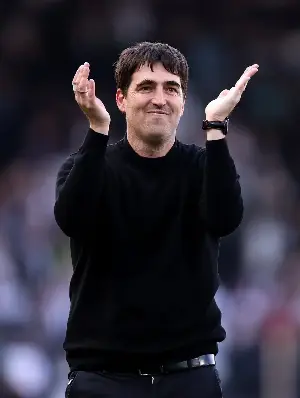 Liverpool in talks for Andoni Iraola priority signing as PSG 'book medical' for replacement