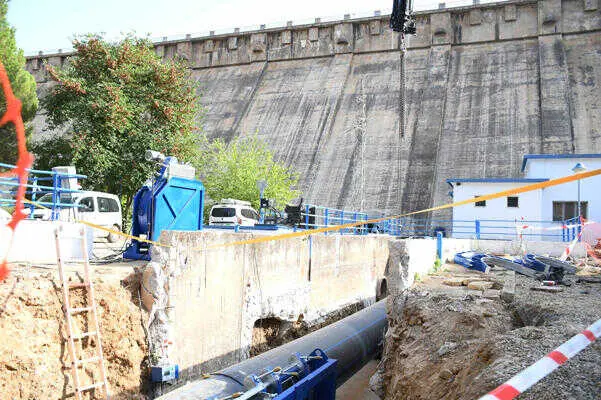 Emacsa inicia obras de modernización de primera conducción de abastecimiento para reforzar suministro de agua