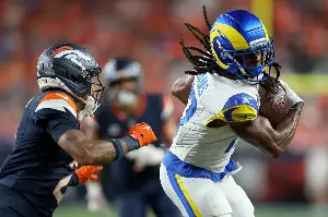 Rams blow 16-point halftime lead in stunning loss to Broncos