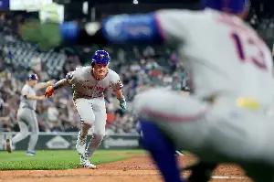 Mets play some small ball in win over Mariners to salvage series