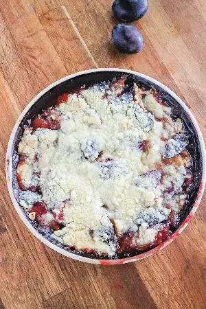 Gretchen's table: Tis the season for this crumble — if you can find plums