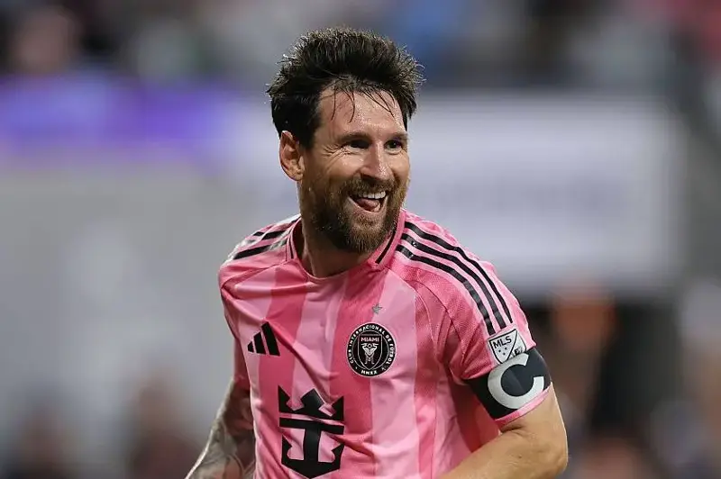 messi smiling