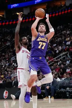 Doncic, James combine for 70 as Lakers down Rockets