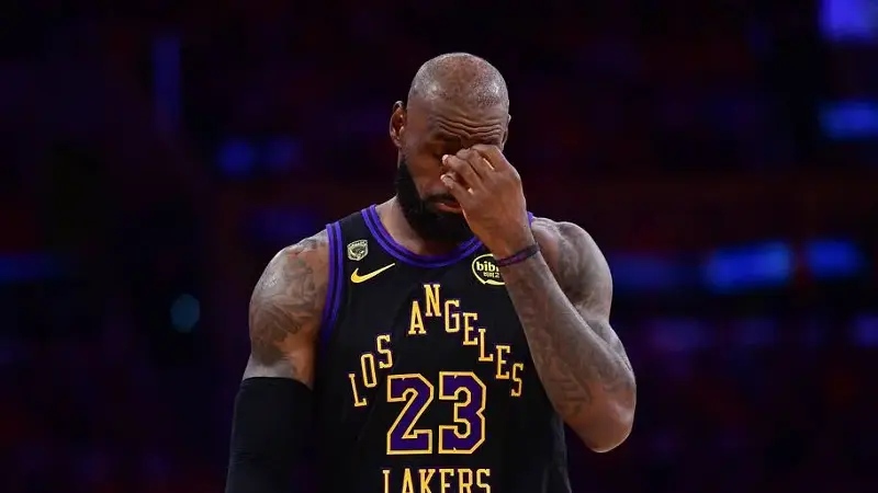 Los Angeles Lakers forward LeBron James