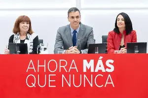 El PSOE se atrinchera con Zapatero y convierte el caso Plus Ultra en una batalla política total