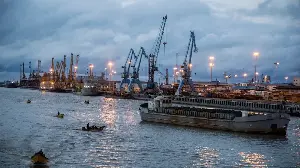 400 مليون دولار يوميا.. الفاتورة الثقيلة التي تنتظر موانئ إيران