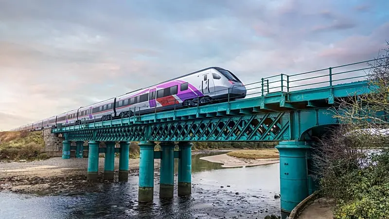 Dublín y Belfast a menos de 2 horas en tren con 700 millones de euros