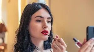 I finally found these 5 lipsticks that last through meals, coffees, and brunches