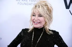 Dolly Parton fans: Regal Cinemas is bringing 2 of her movies to theaters