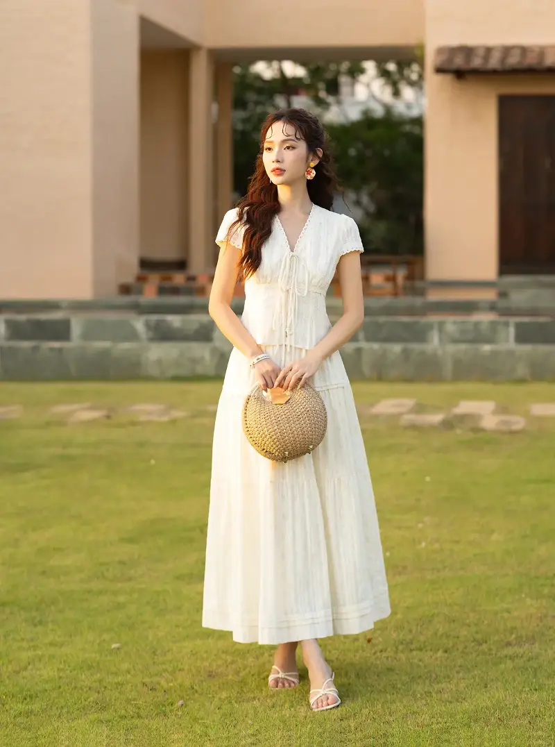 Áo và chân váy dài, cặp bài trùng làm nên phong cách thanh lịch hiện đại- Ảnh 2.