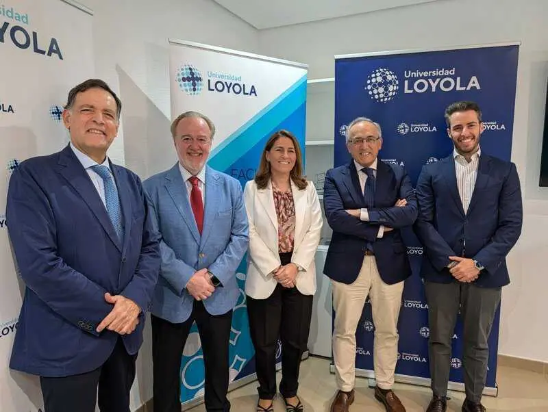 La Universidad Loyola y el Colegio de Economistas de Córdoba colaboran en la formación de nuevos auditores