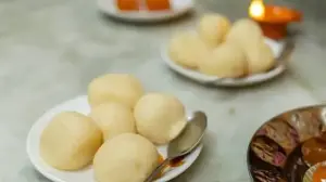 Make These Delicious No Sugar Baked Rosogolla For A Healthy Bengali Dessert with Protein-Rich Base