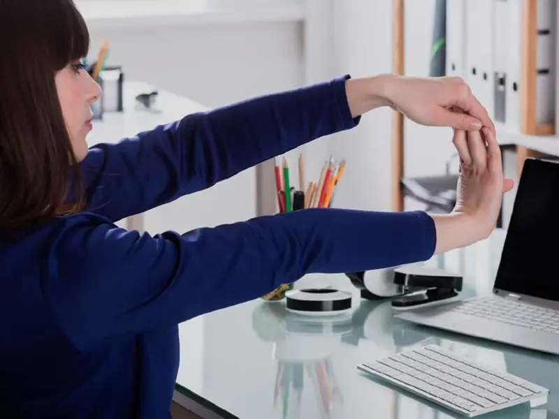 Suy giảm miễn dịch do lối sống ít vận động cần làm gì?- Ảnh 1.