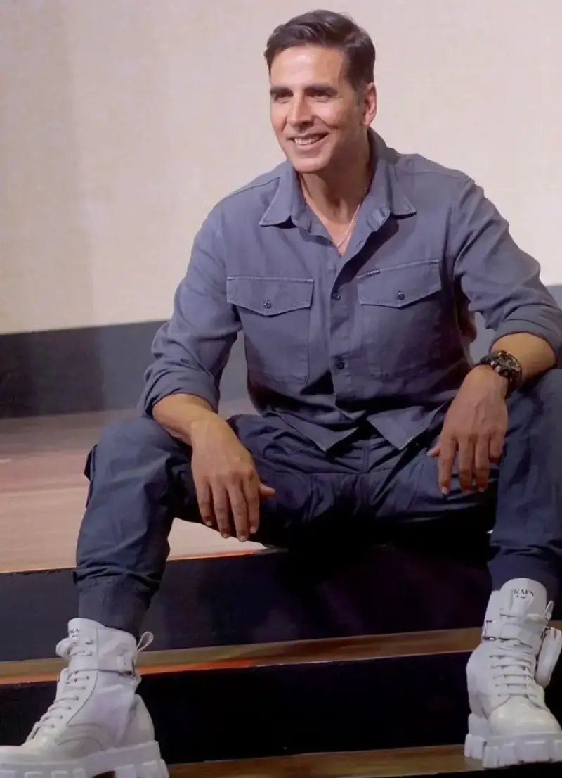 Look 4: The denim-on-denim daredevil