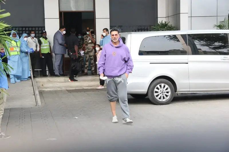 Akshay Kumar at Mumbai's Kalina airport.