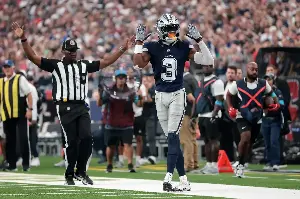 Tim Cowlishaw: Picks or Pickens? Cowboys need at least one of them to win comfortably against Buccaneers.