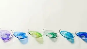 Trendy colored contact lenses can cause serious harm on eyes