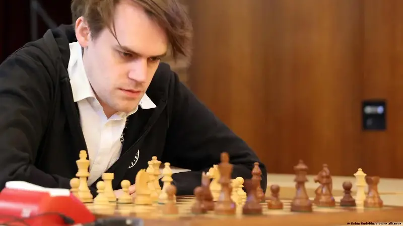Un talento alemán desafía a la élite del ajedrez mundial