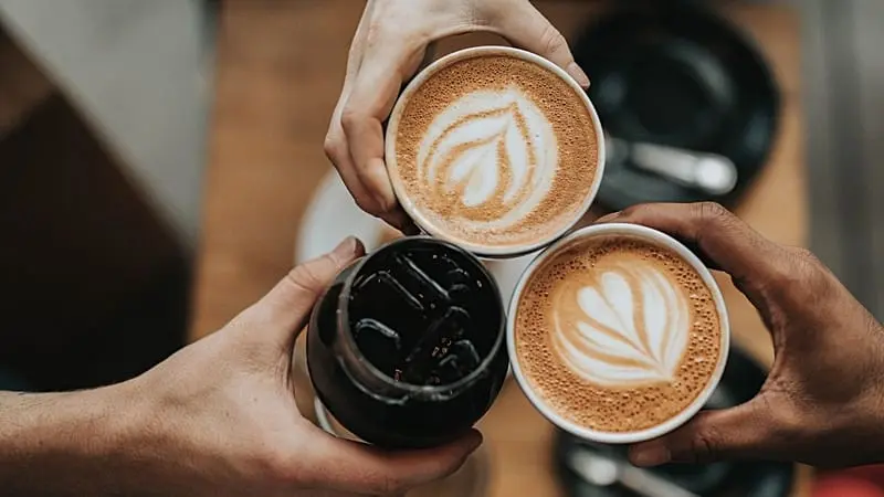 Hasta 5 tazas diarias de café son seguras para el corazón
