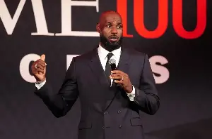 LeBron not ready to reveal decision