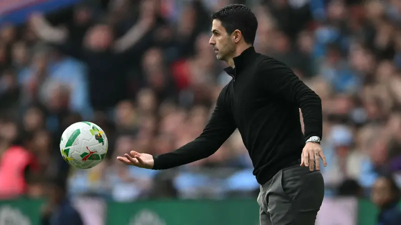 Suplentes y entrenador