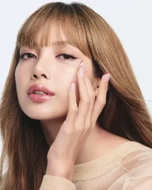 BLACKPINK’s Lisa Proves She Is The Global IT Girl