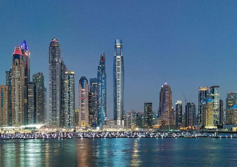 Khám phá bên trong khách sạn cao nhất thế giới - Ảnh 2.