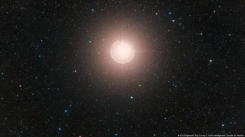 La famosa estrella Betelgeuse no está sola: captan a su compañera