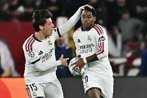 Real Madrid comeback stuns Roma as Mourinho enjoys happy reunion
