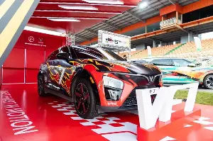 What kind of car do women choose that is both stylish and gives them confidence behind the wheel?