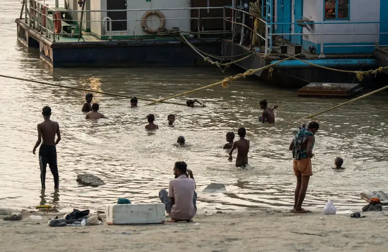 Meer dan 100 doden door noodweer in India en Nepal