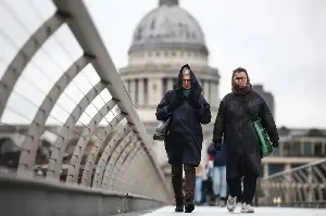 London weather: Temperature to plunge to 13C as Met Office issues 'unsettled' warning