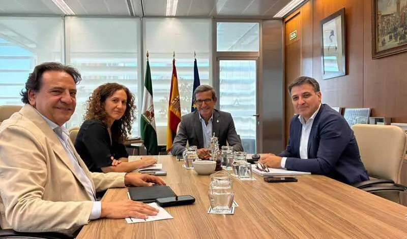 Paradela aborda con CCOO las líneas estratégicas de su Consejería para el periodo 2026-2030webcurso.es C