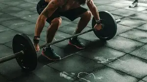 Orthopaedic surgeon shares 5 workouts to avoid in the gym to lower injury risks