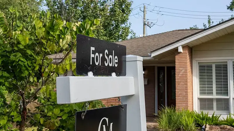 hc100125 Real Estate shift