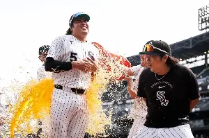 White Sox’s Munetaka Murakami homers twice, collects career-high 6 RBIs in win on his bobblehead day