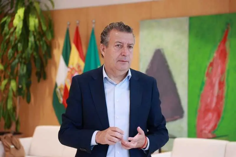 Fernández pide una mayor implicación de Sanz en Cortijo de Cuarto: "En 2027 ya habrá movimiento de tierra"