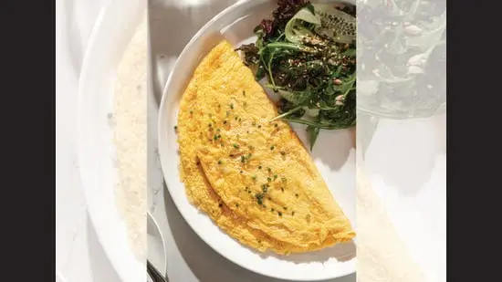 A French omelette is one of the most difficult dishes for a chef to master. (ADOBE STOCK)