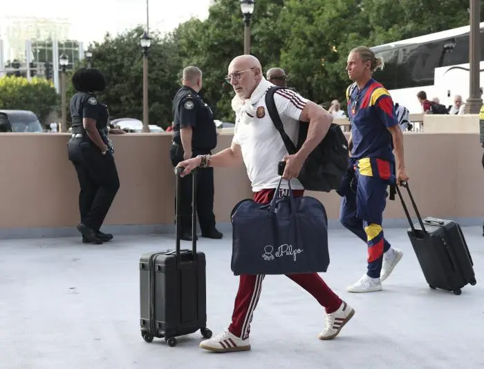 El lastre de España antes de la semifinal: más kilómetros, más desorden y menos descanso que Francia