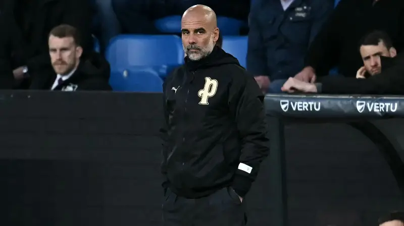 Suplentes y entrenador