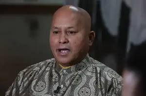 Dela Rosa surrenders firearms to PNP