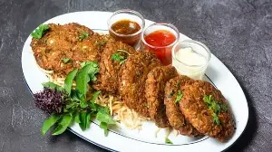 Think protein means meat or eggs? Try this power-packed vegetarian tikki recipe that has 45g protein