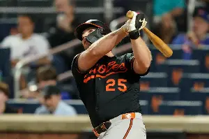 Pete Alonso haunts Mets again as Orioles stay alive with 7-1 win