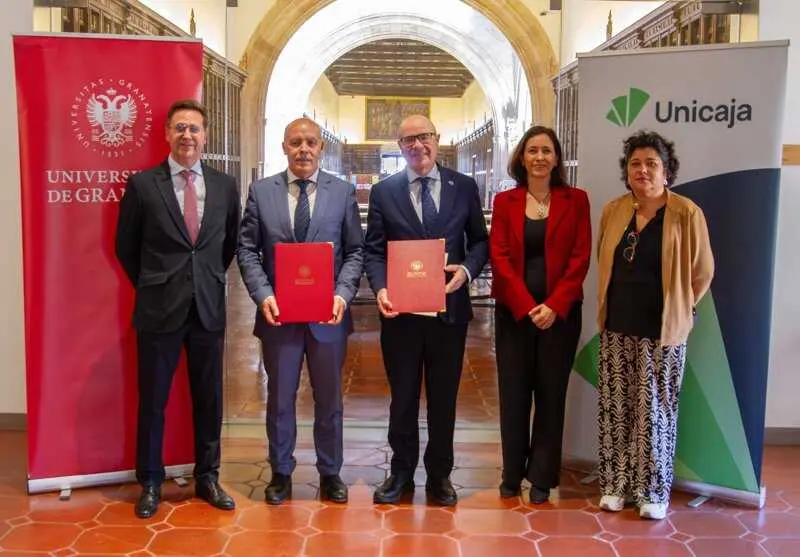 Unicaja renueva con la UGR la financiación sin coste de la matrícula para el curso 2026-2027