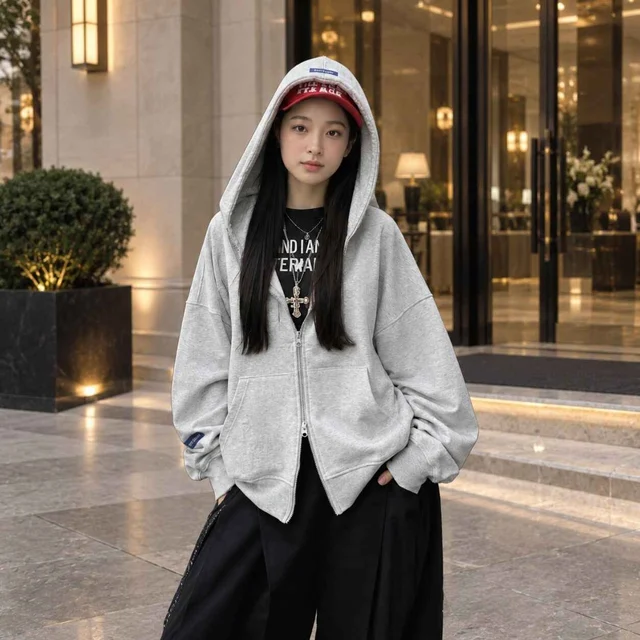 Not only for keeping warm, zip-up hoodies can also be stylish - Photo 6.