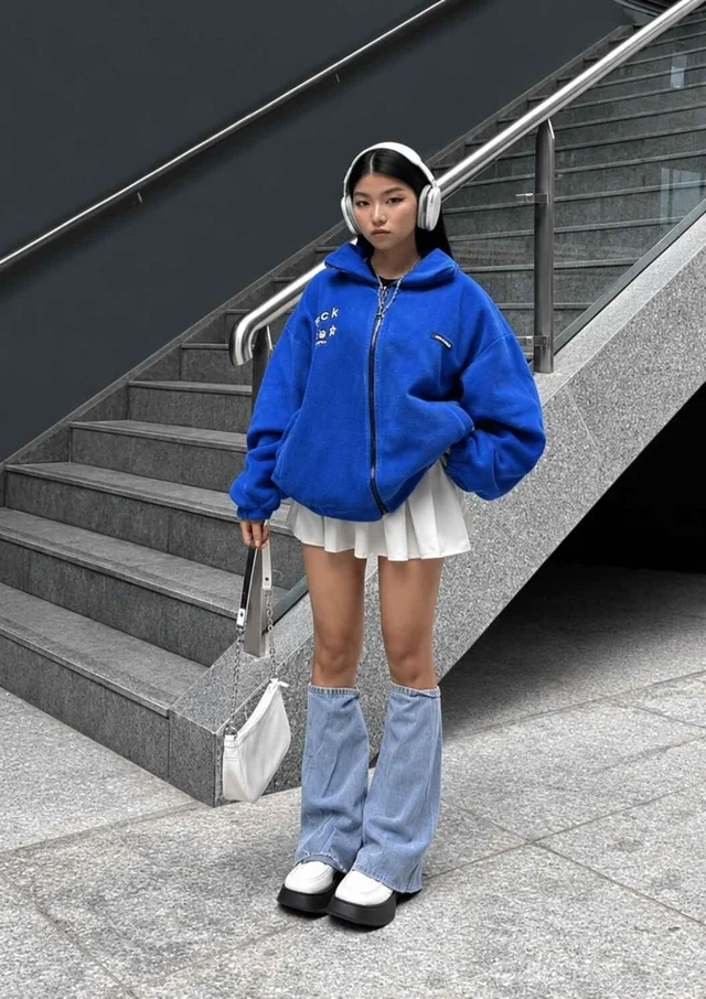 Not only for keeping warm, zip-up hoodies can also be stylish - Photo 7.