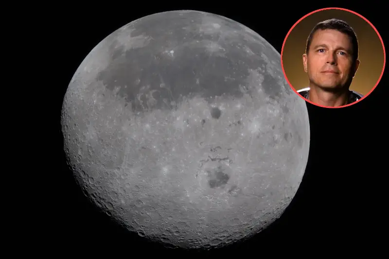 Gli astronauti di Artemis II dedicano un cratere della Luna alla moglie defunta del comandante Wiseman: la scena commovente