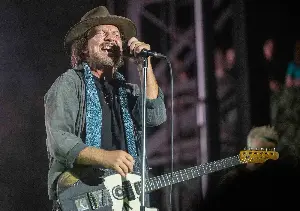 Ohana kicks off with surprise set from Pearl Jam and its brand-new drummer