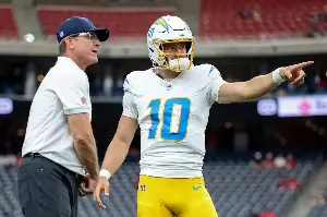 Chargers reveal preseason plan for Justin Herbert in 49ers matchup